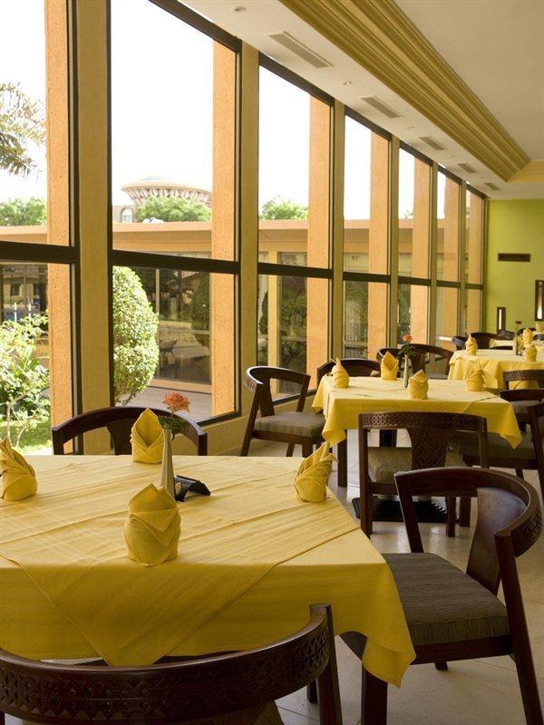 Azalai Hotel Independance Ouagadougou Bagian luar foto